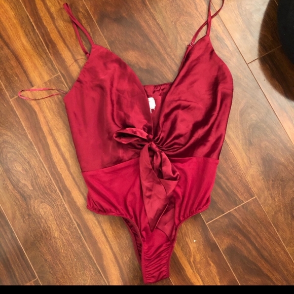 Showpo Bodysuit - Picture 5 of 6